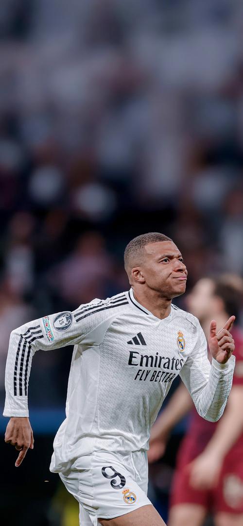 BBC：前曼城球员巴顿因社媒攻击性言论被判6个月监禁