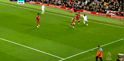 梅西太内向了，主持人说第一句就想拿着奖杯走，不到三年拿四冠