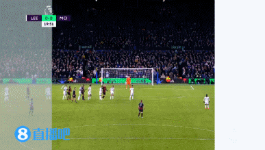 克尔费尔德：成为首位单场对诺伊尔打进两个点球的人？太棒了