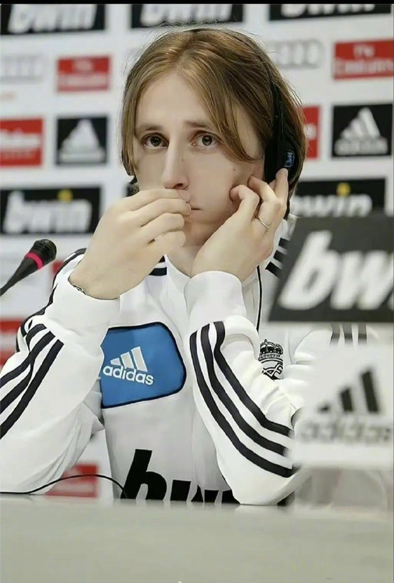 罗马诺：米兰之前就关注过帕尼切利，但白学堡1月不会卖