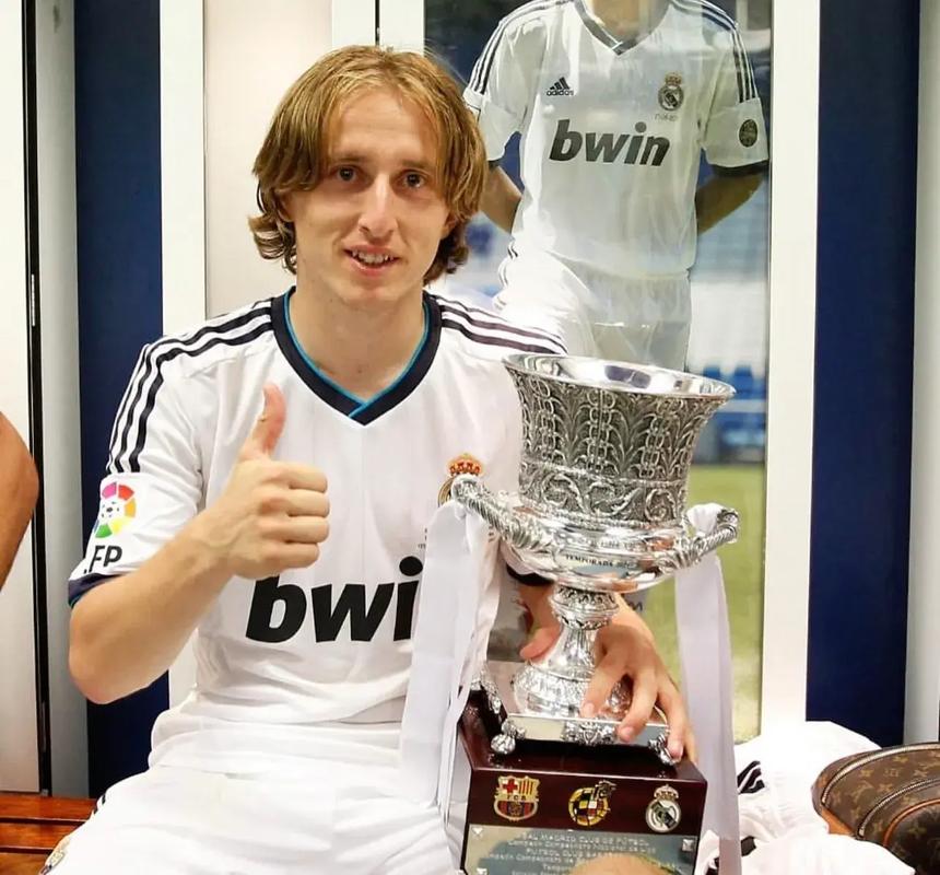 半场战报：国安2-0亚泰，塞尔吉尼奥破旧主，法比奥点射