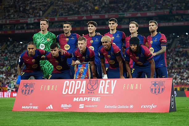 梅西跟前锋比进球、跟中场比助攻！还跟俱乐部比冠军！而且都赢！