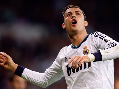 意甲半场：伊尔迪兹双响，埃斯波西托破门，尤文2-1卡利亚里