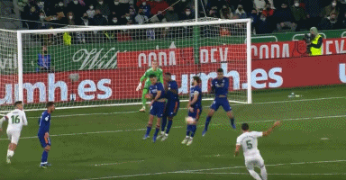 意杯前瞻：那不勒斯三连胜状态回升，卡利亚里20年不进8强